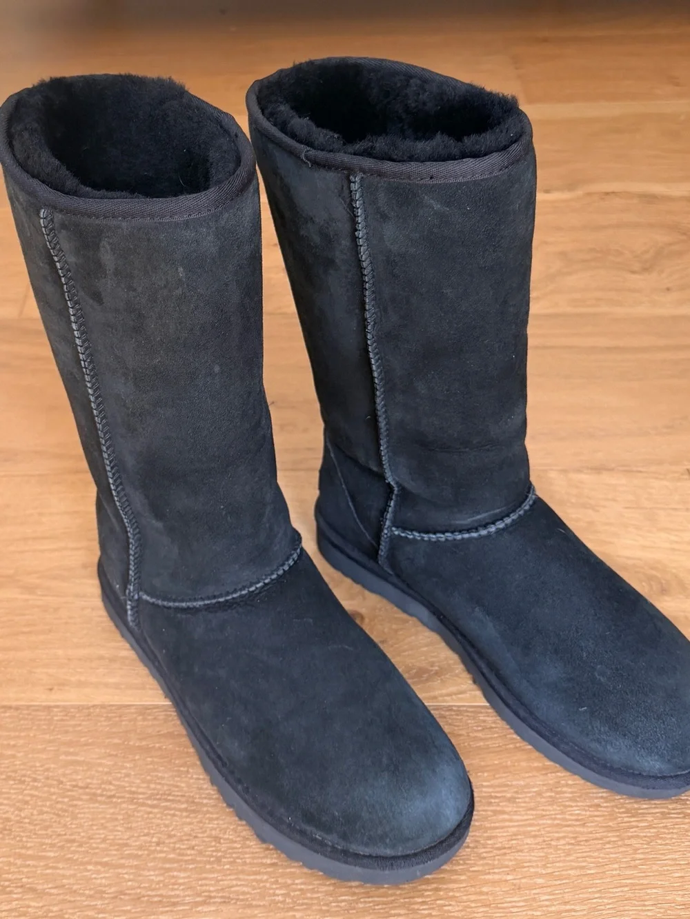 UGG Classic Tall II Shearling Boots Black Suede Pull-on Cozy Winter Aprés Ski 8